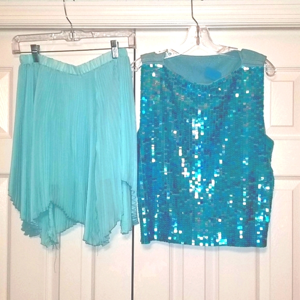 Irredescent teal square sequined top and pleated skirt